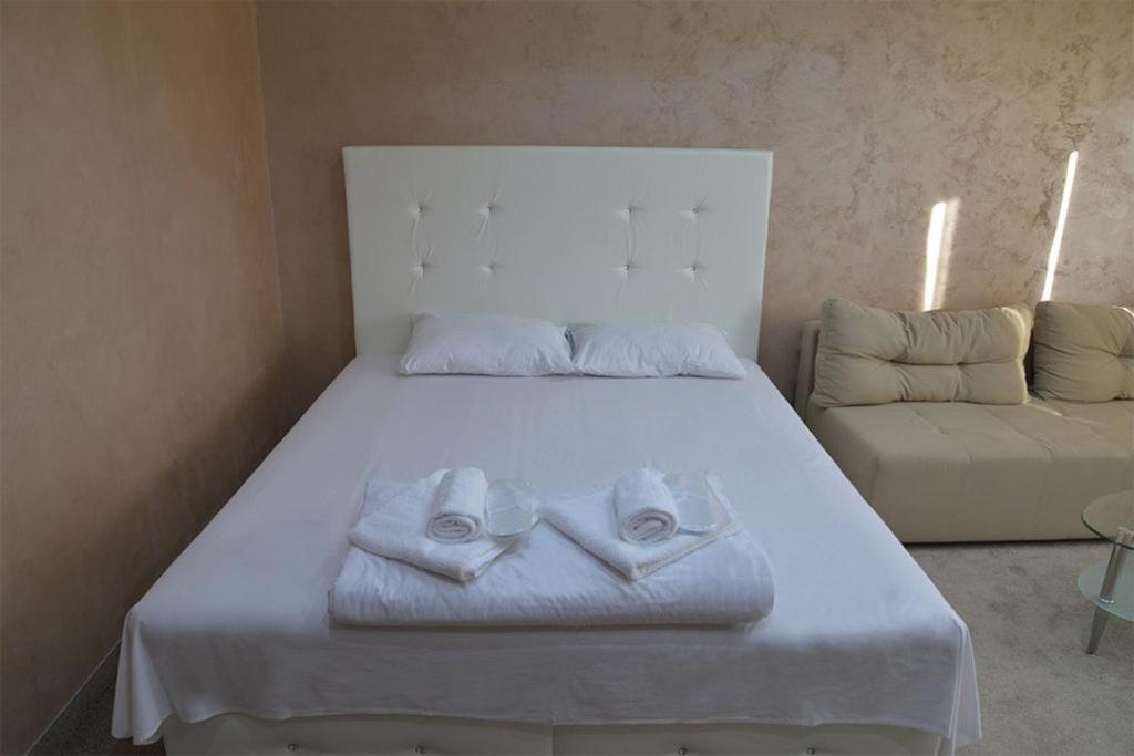 Villa Lunar Lux Kruševac Extérieur photo